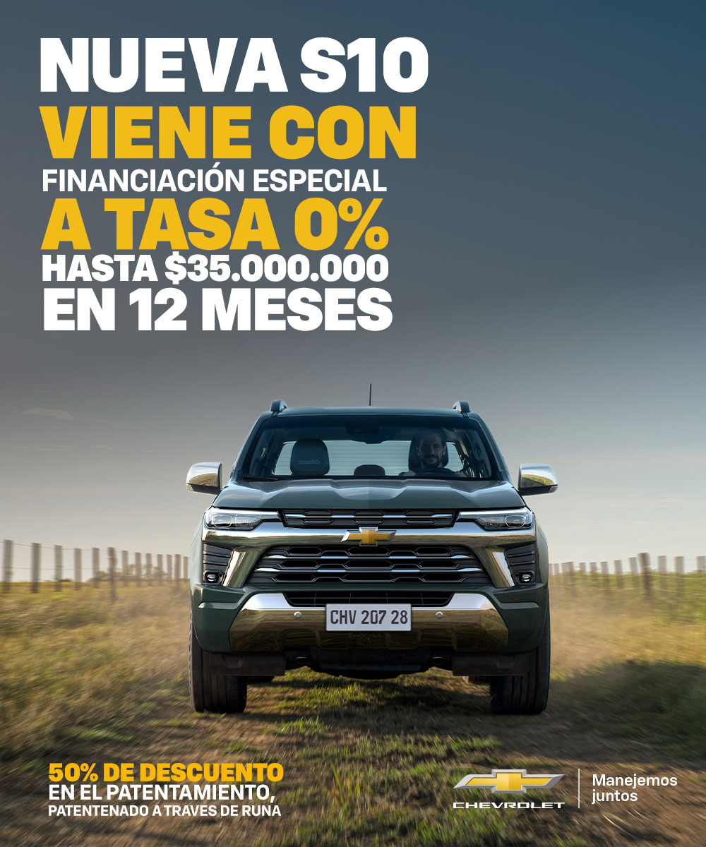 Chevrolet S10 vista frontal circulando por un camino rural. La imagen promociona financiación especial a tasa 0% hasta $35.000.000 en 12 meses y 50% de descuento en el patentamiento.
